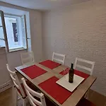 House Old Town Summer Vibes * פג