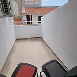 House Old Town Summer Vibes