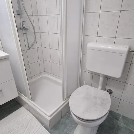 Old Town House With Parking & Game Room Appartement