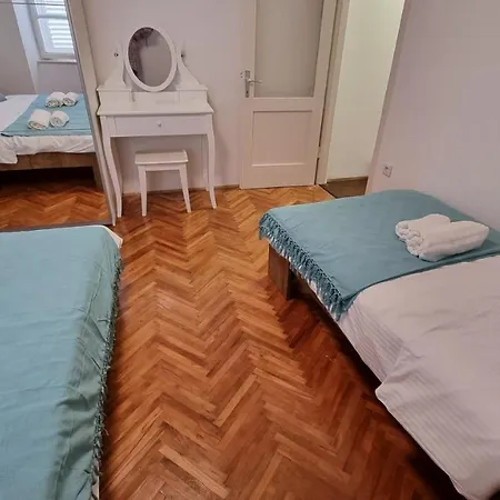 Old Town House With Parking & Game Room