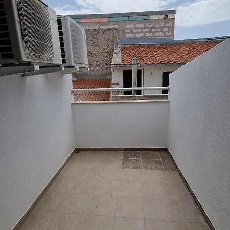 Appartement Old Town House With Parking & Game Room Pag Town