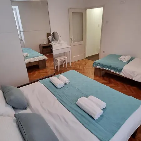Old Town House With Parking & Game Room Appartement Pag Town