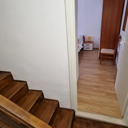 Old Town House With Parking & Game Apartament *